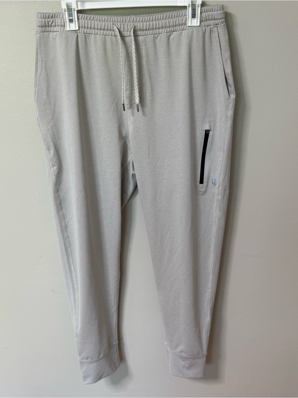 Vuori Sunday Performance Jogger Mens M Solid Tapered Zip Pocket 28" Light Gray